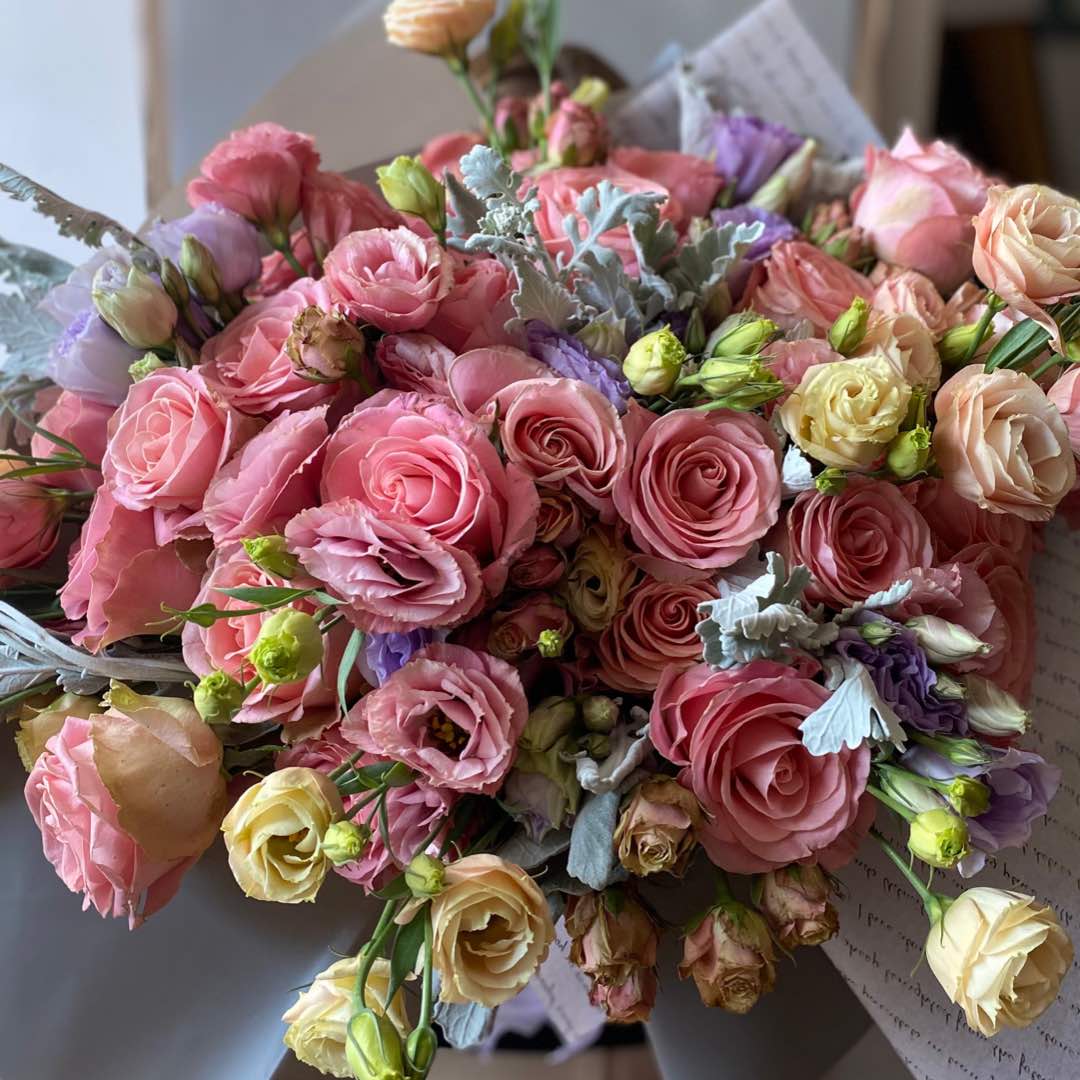 Ramo gigante de rosas y lisianthus "Hope"
